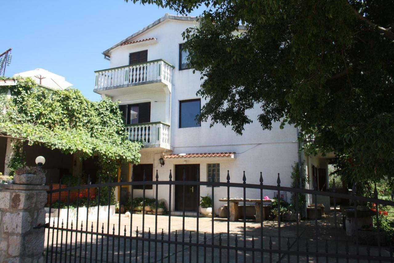 Apartmani Dana Sukošan エクステリア 写真