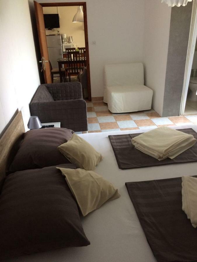 Apartmani Dana Sukošan エクステリア 写真