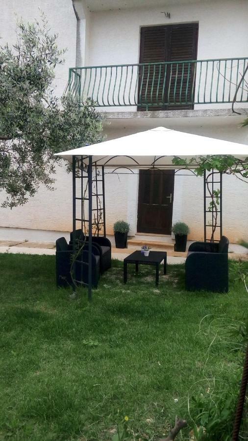 Apartmani Dana Sukošan エクステリア 写真