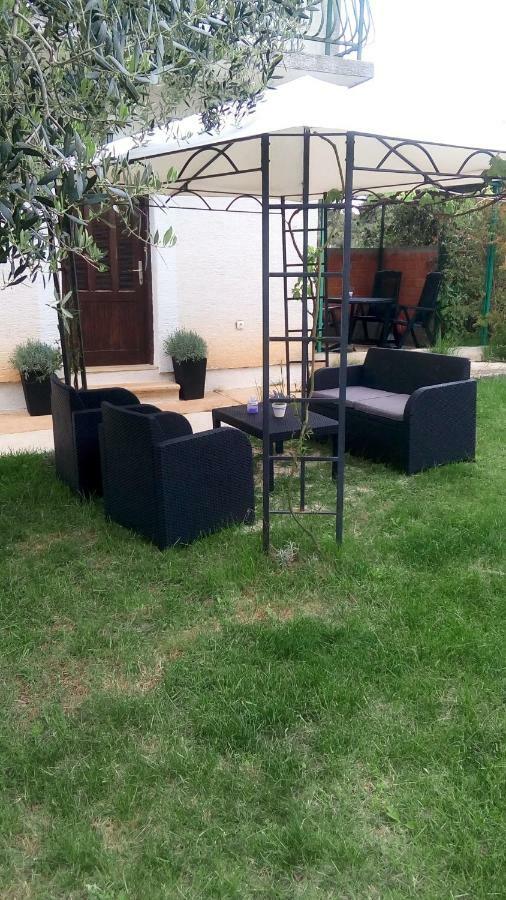 Apartmani Dana Sukošan エクステリア 写真